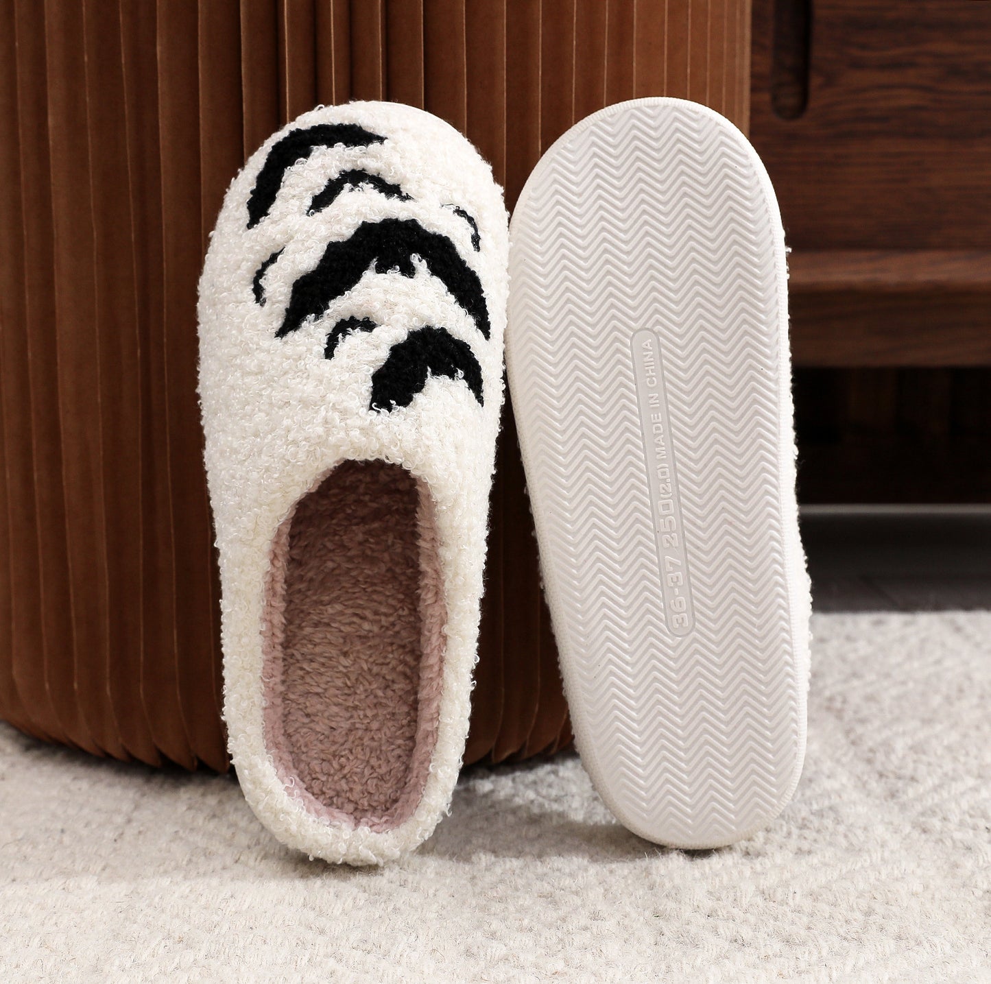 Funny Bat Slippers Halloween Pumpkin Flat Indoor Shoes for Women Men Soft Plush Comfortable Horror Fashion Halloween Gift